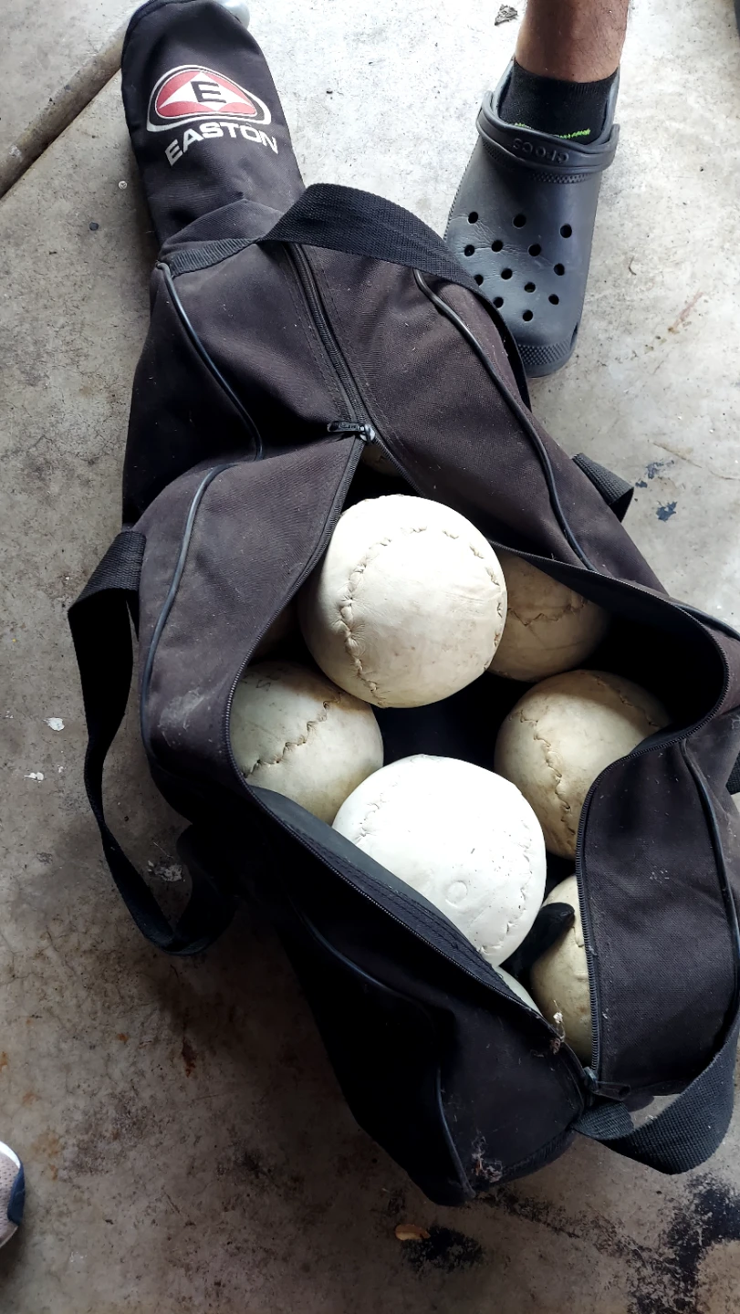 Easton Baseball Bat Bag with Balls - photo 2