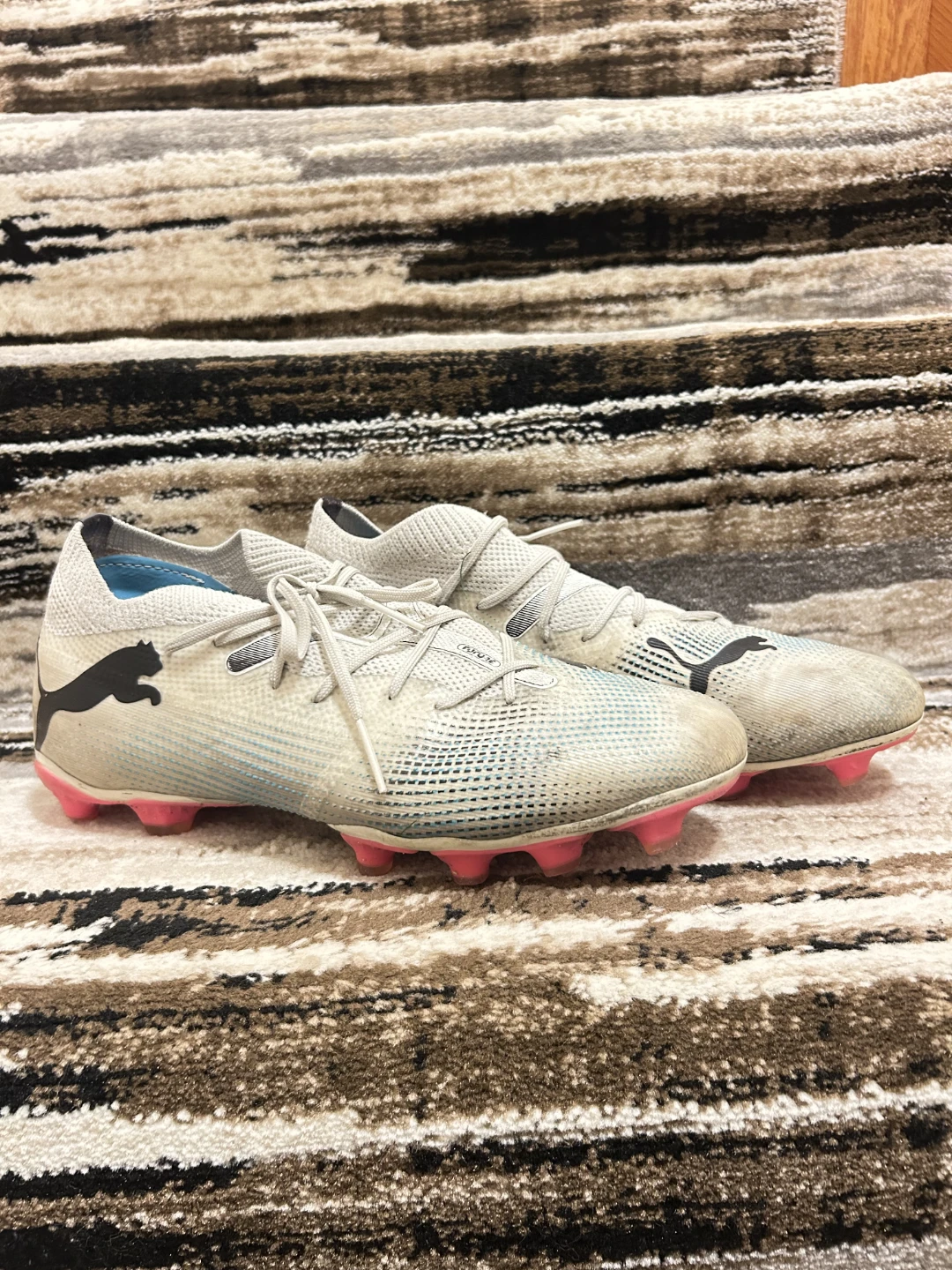 Puma Soccer Cleats(Size 7W) - White/Pink