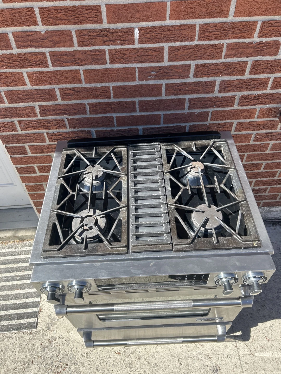 Jenn-Air Gas Range - photo 3