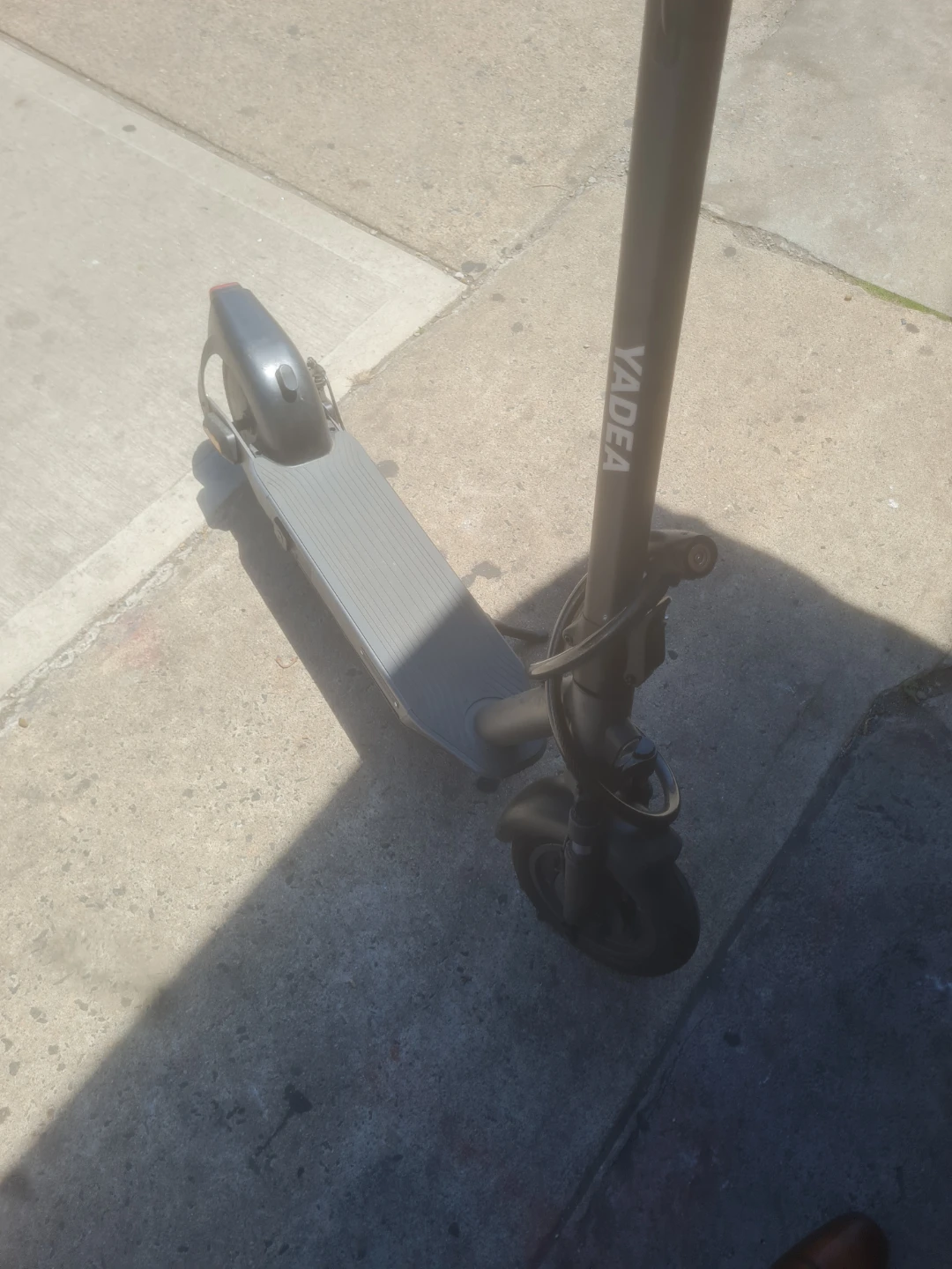 Yadae Electric Scooter - photo 2