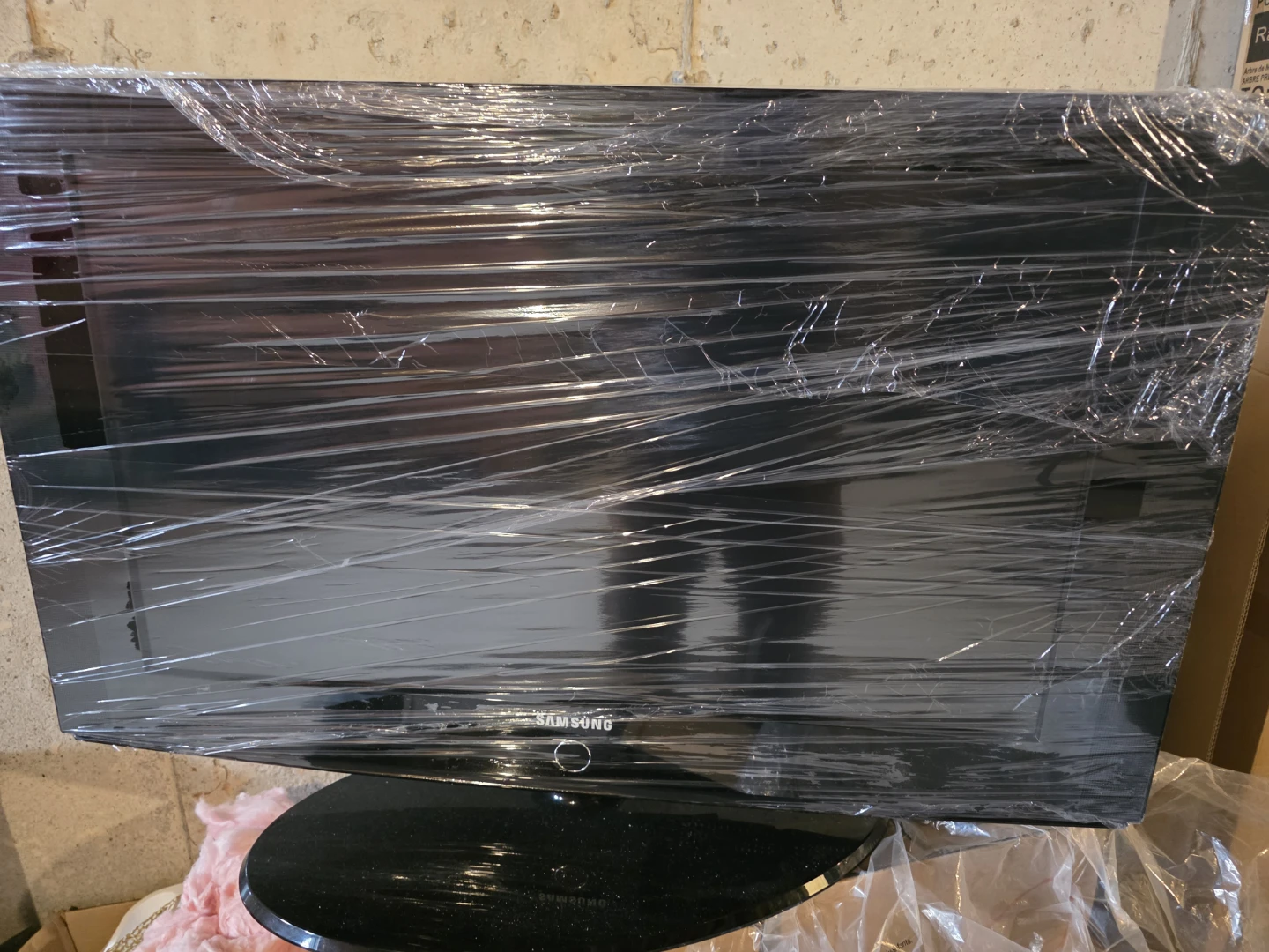 Samsung 24" HD TV
