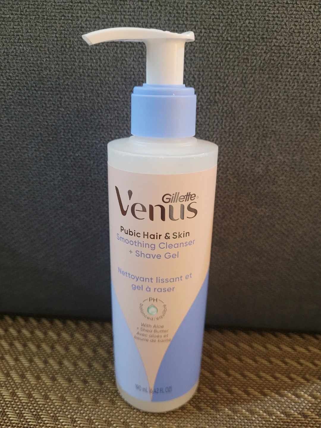 Gillette Venus Pubic Hair & Skin Smoothing Cleanser + Shave Gel