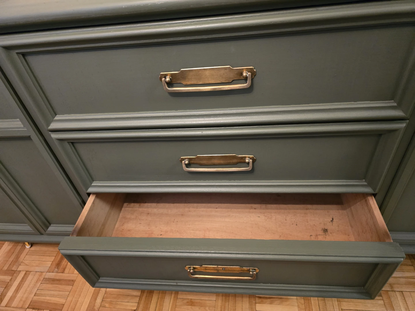 Green dresser with brass hardware - photo 4