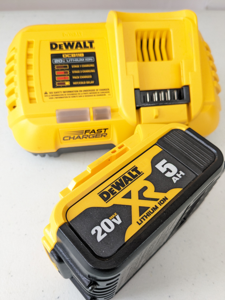 20V Max DeWalt Fan Cooled FAST CHARGING Starter Kit - photo 4