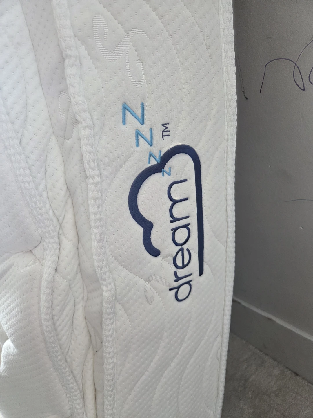 Dream Mattress Queen/ bed frame