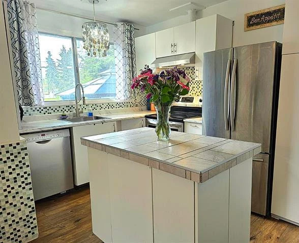 6 bed 2.5 bath house - photo 4