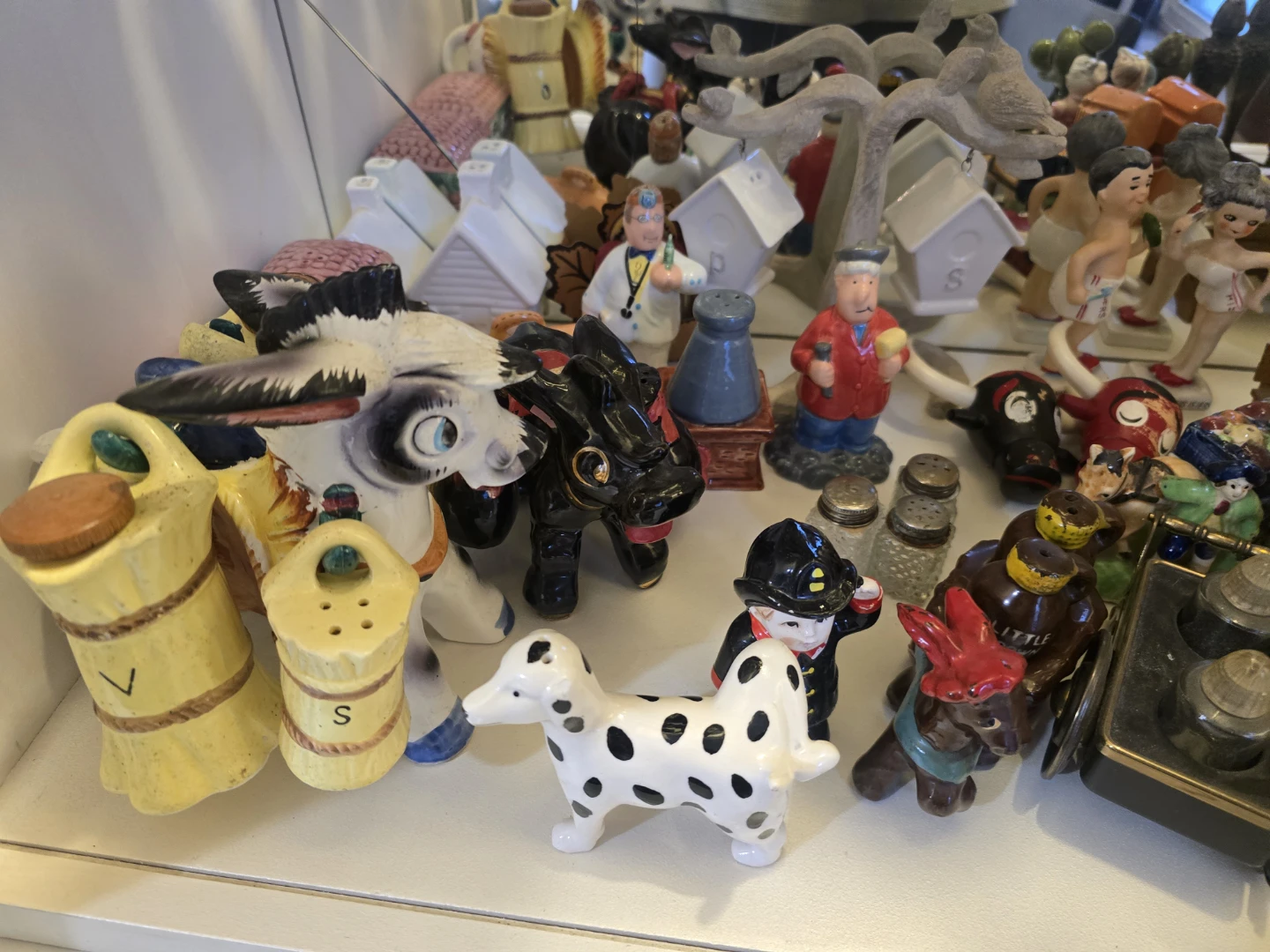 Assorted Salt and Pepper Shakers - photo 3