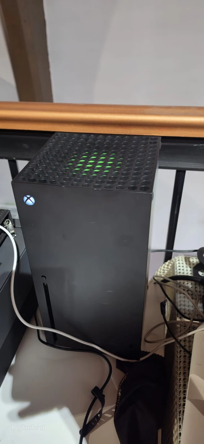 Xbox Series X Console 1tb and Custom  Controller - photo 2