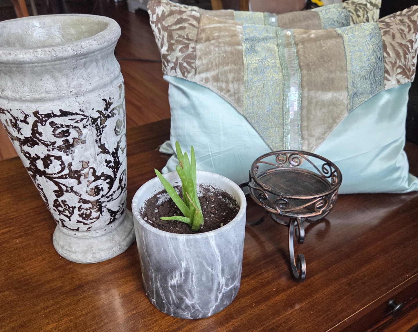 All 5 Decorative pieces