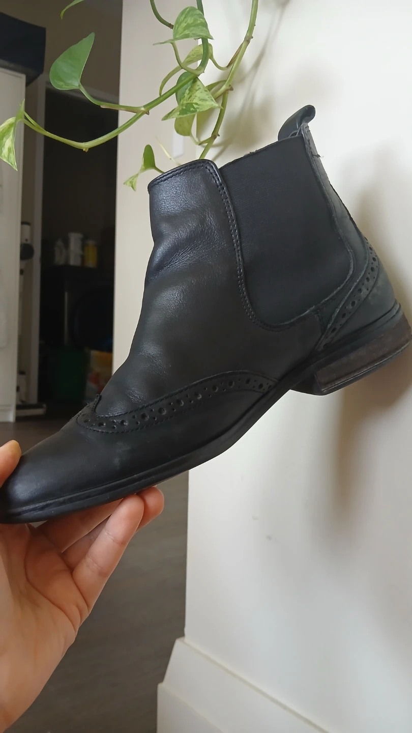 ALDO Black Leather Wingtip Chelsea Boots - photo 3