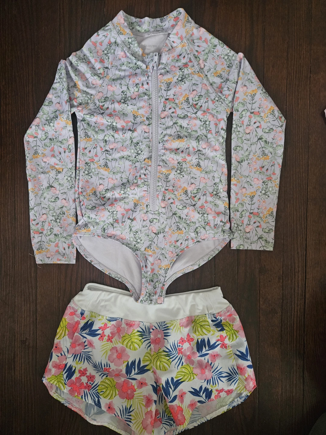 Burberry Girls’ Dress & Swimsuit (7–8 Yrs) - photo 3