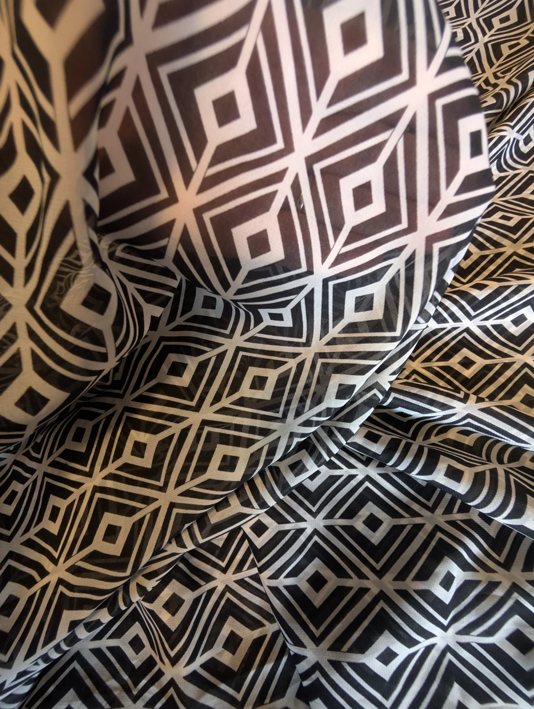 Black & White Patterned fabric - photo 2