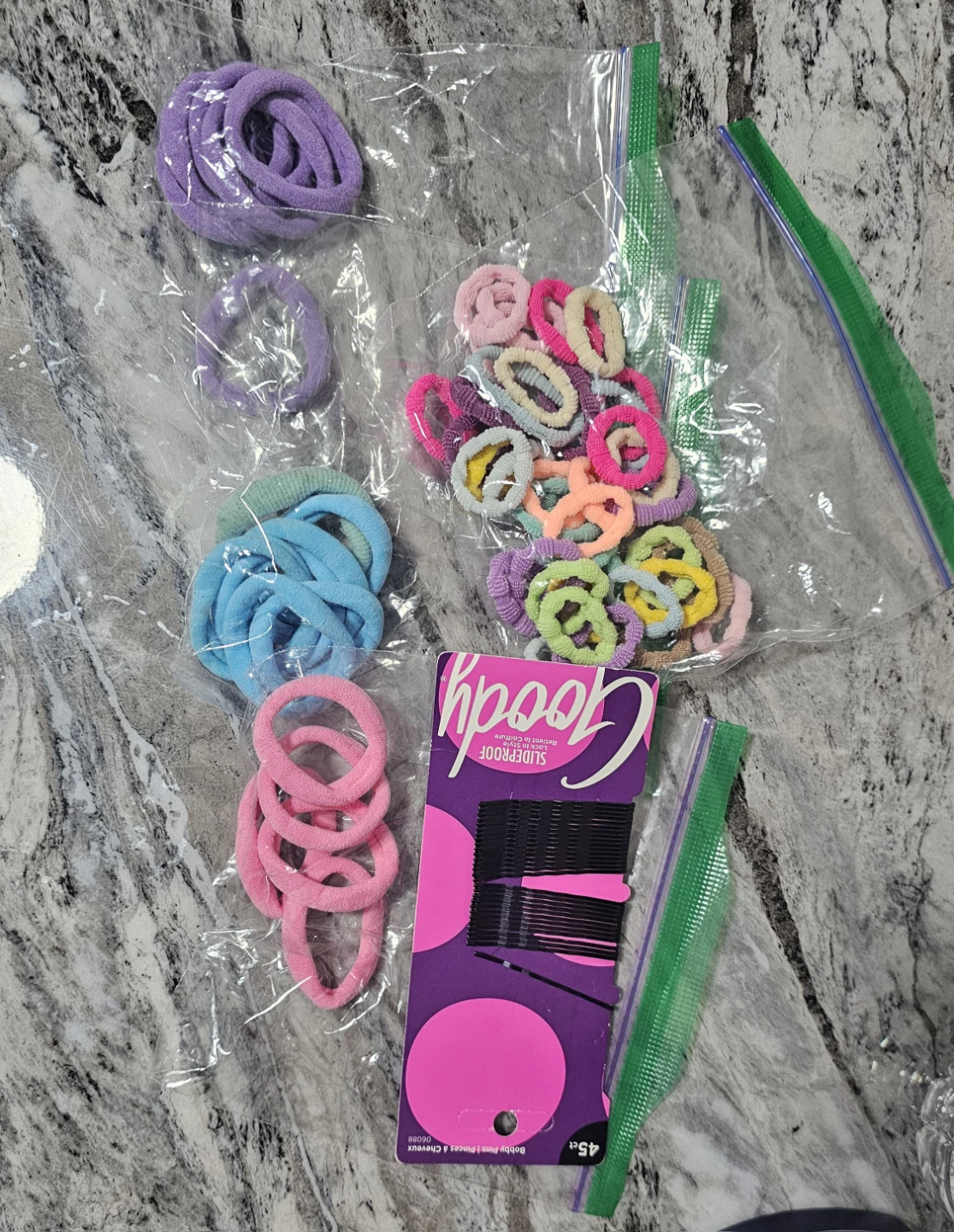 FREE Scarves & hair accessories - photo 2
