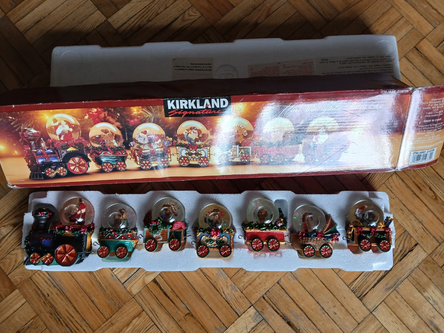 Kirkland Signature Mini Waterglobe Train Set