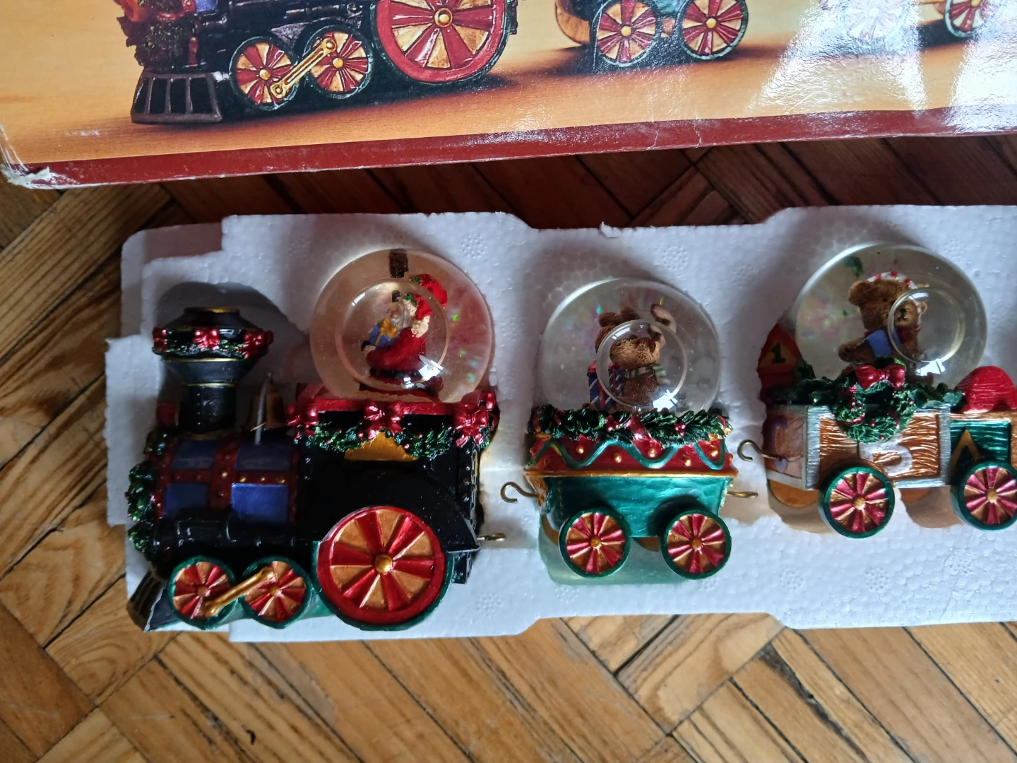 Kirkland Signature Mini Waterglobe Train Set - photo 2