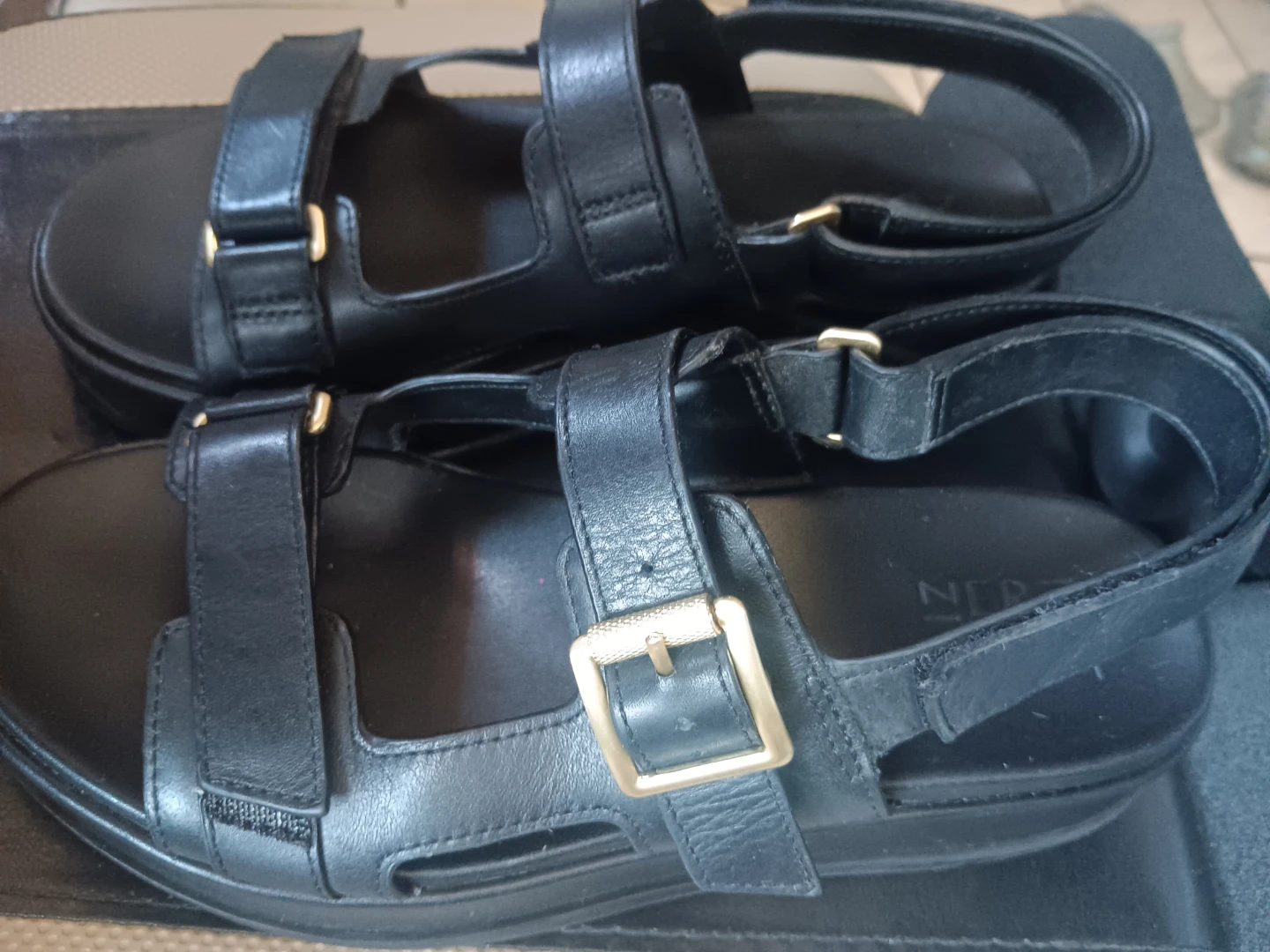 Naturalizer Black Leather Strappy Sandals Size 7 - photo 2