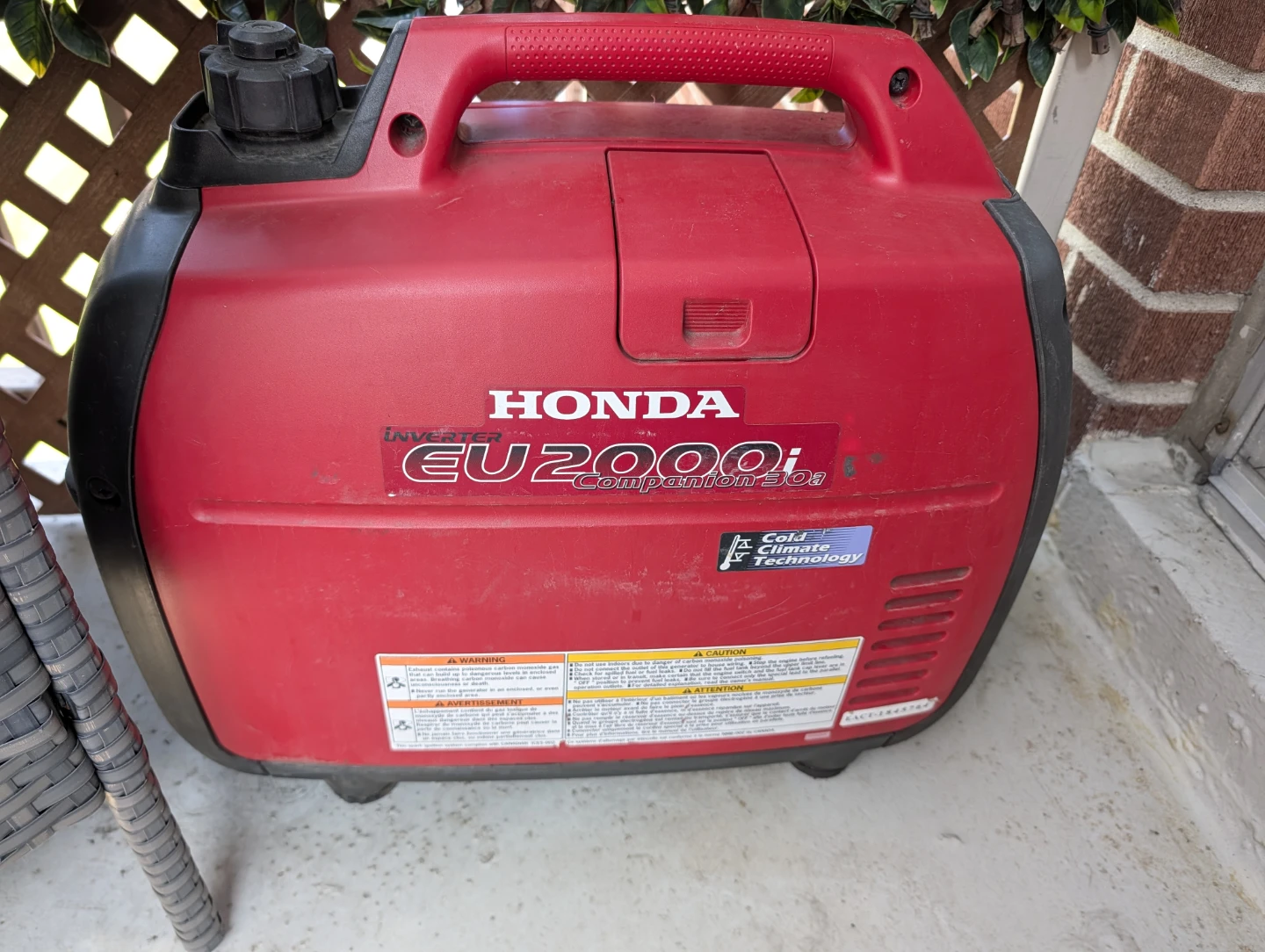 Honda EU2000i Companion 30A Inverter Generator - photo 3