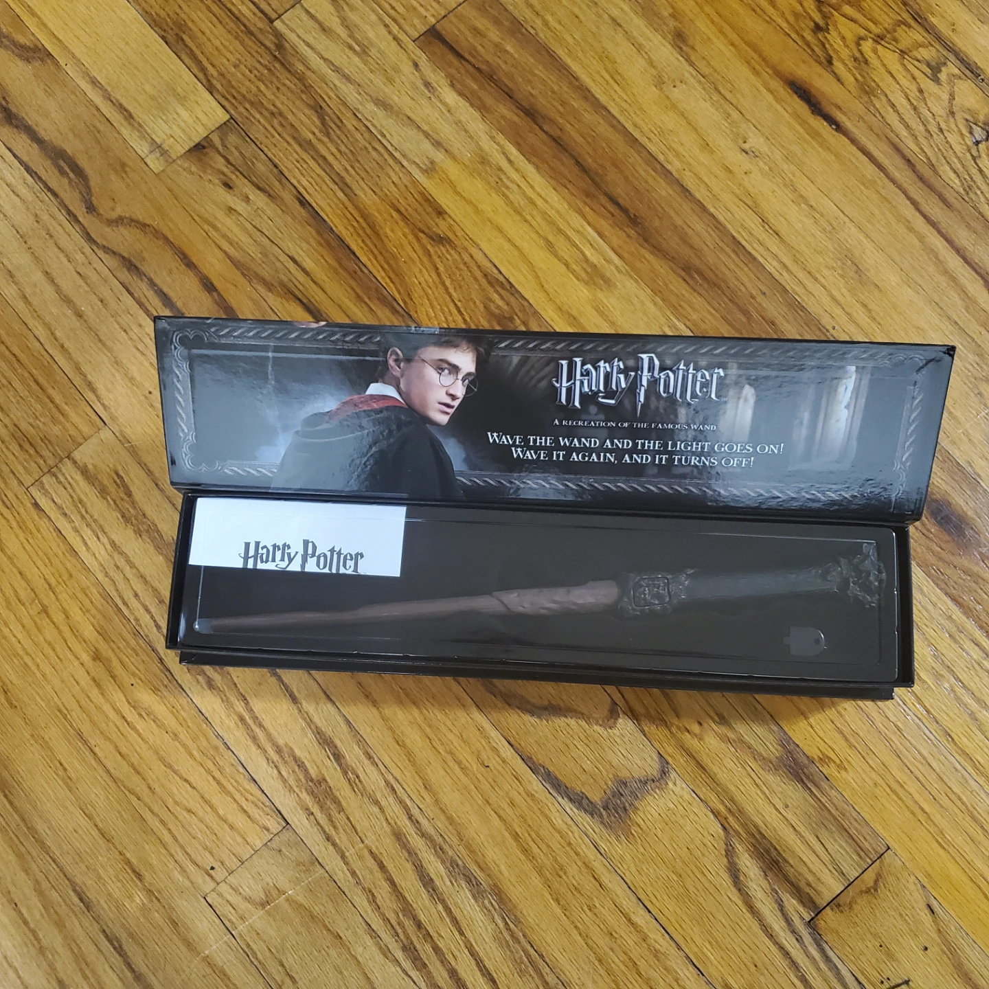 Harry Potter's Wand with Illuminating Tip - photo 2