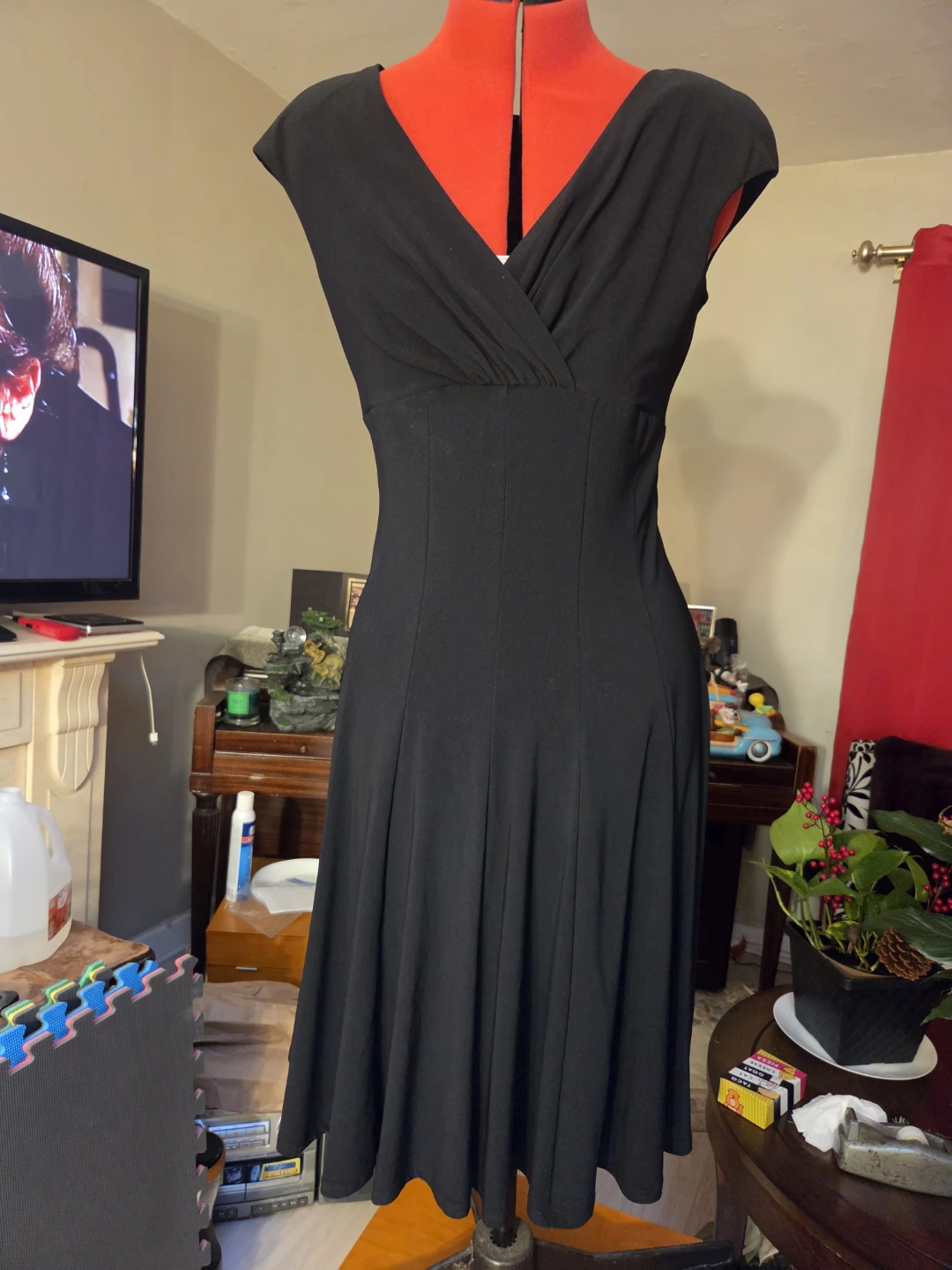 Black Cap Sleeve V-Neck Dress - photo 3