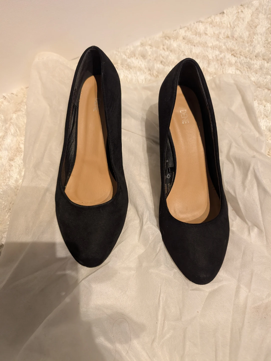 Black Wedge Heels - Size 8 - photo 3