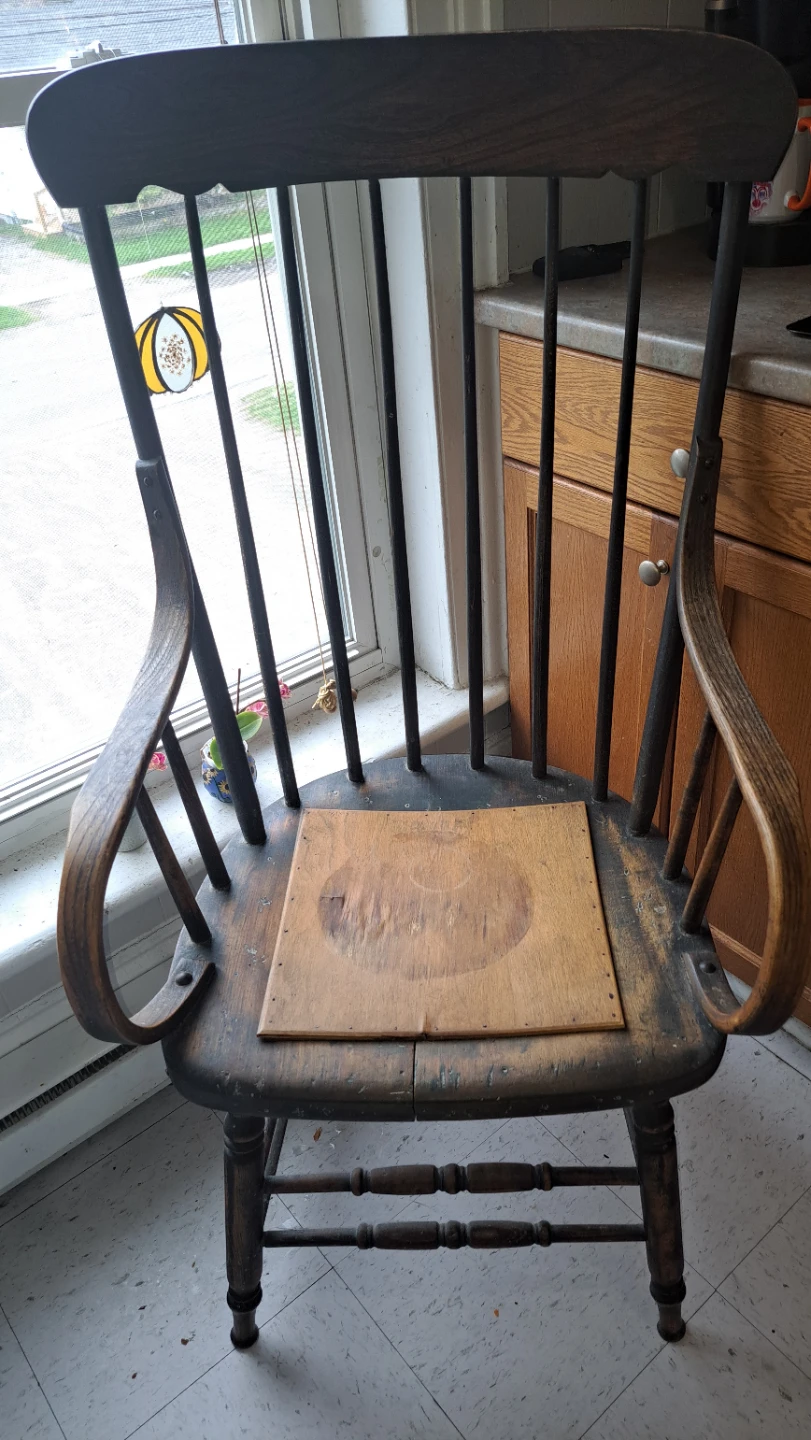 Wooden Spindle Back Armchair - photo 2