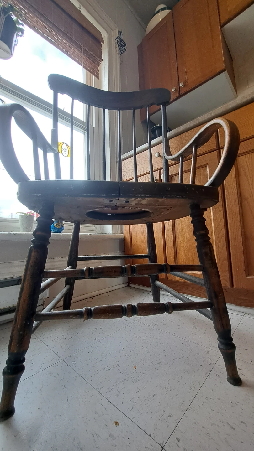 Wooden Spindle Back Armchair - photo 4