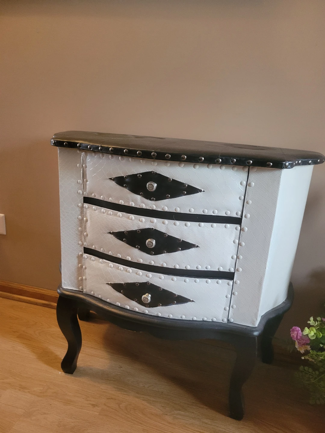 3-Drawer Accent Chest - photo 5
