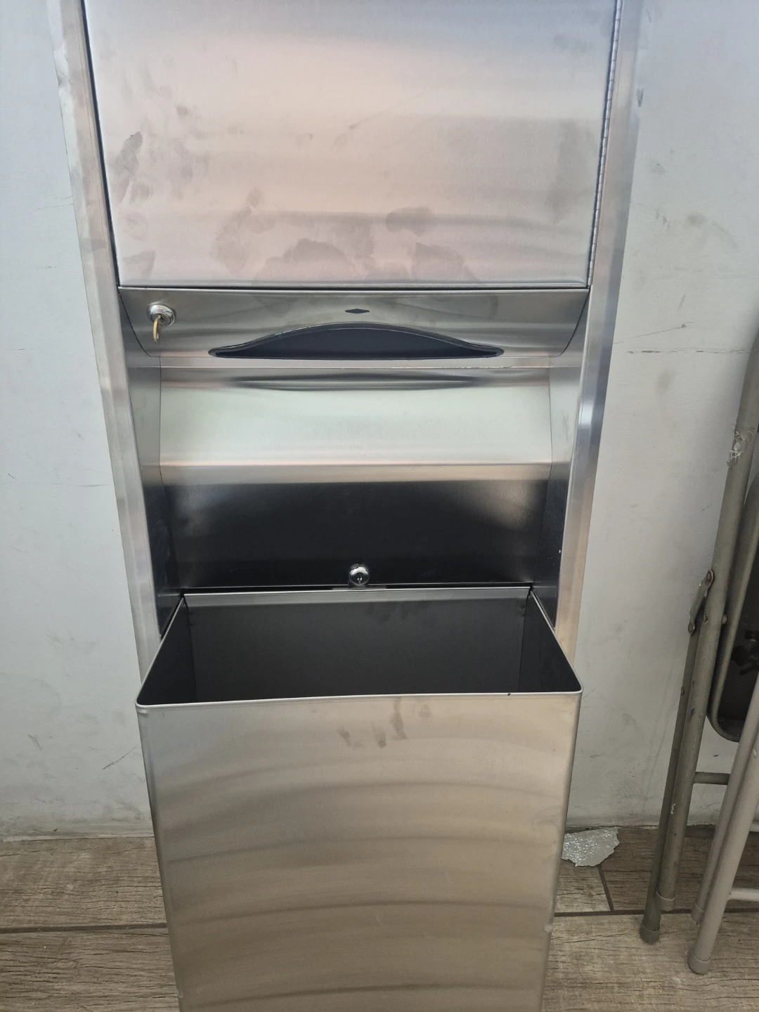 Stainless Steel Multi-Fold Towel Dispenser and Waste Receptacle - photo 3