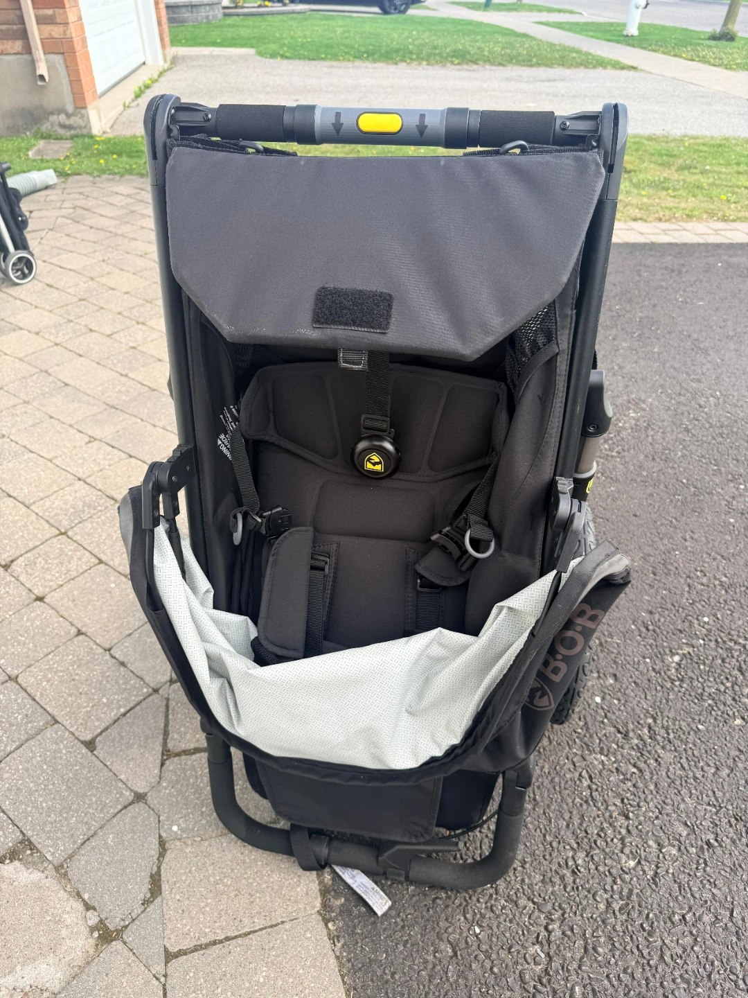 BOB Revolution SE Jogging Stroller - photo 3