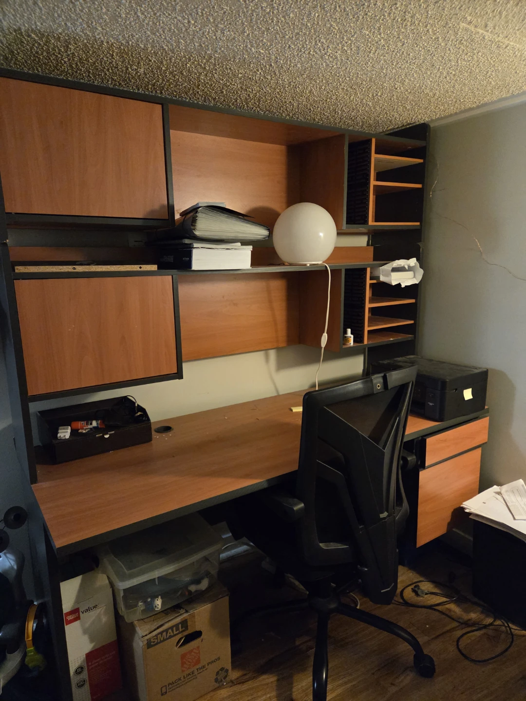Free Office Desk with Hutch - photo 2