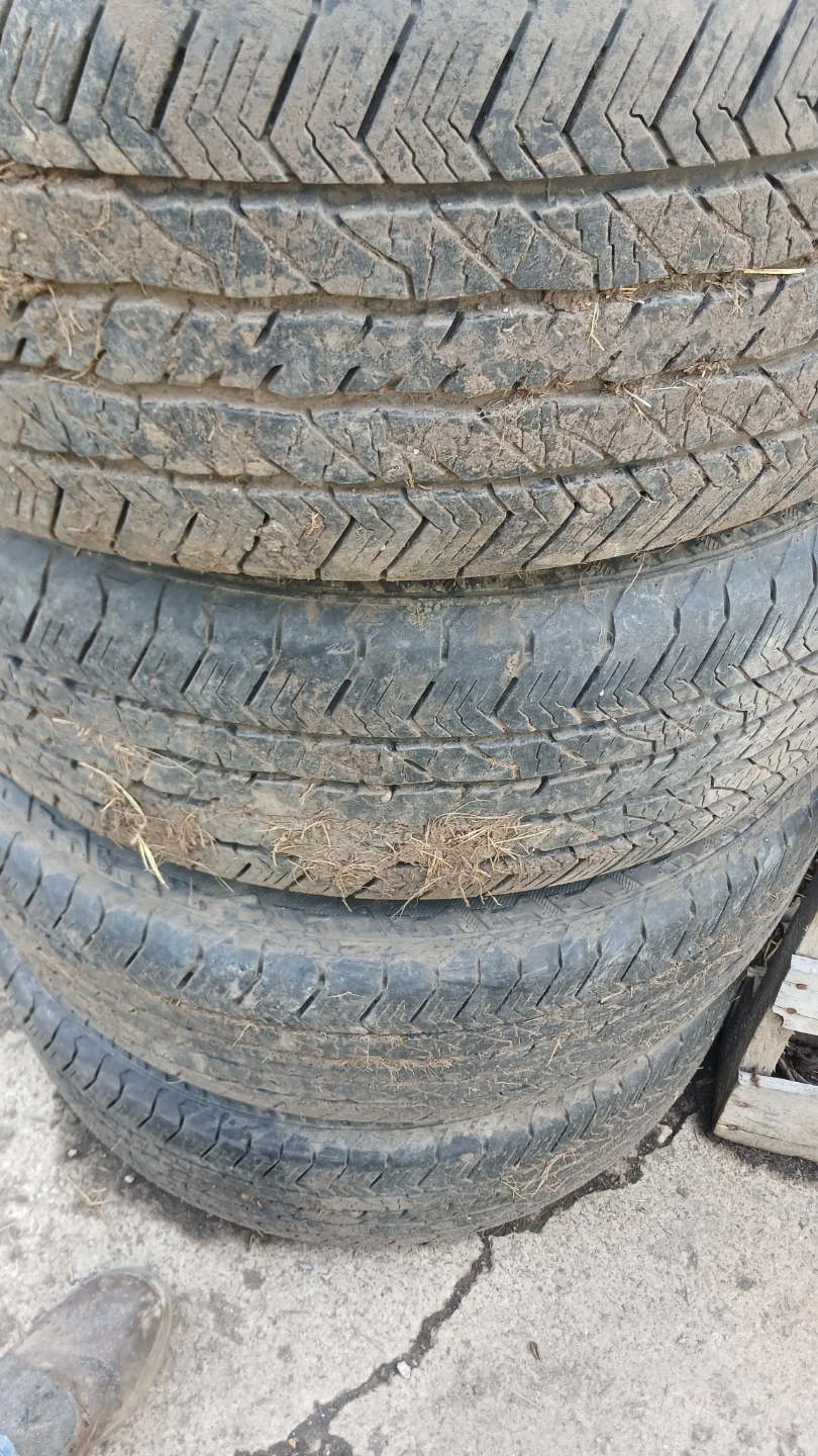275/60R20 Tires