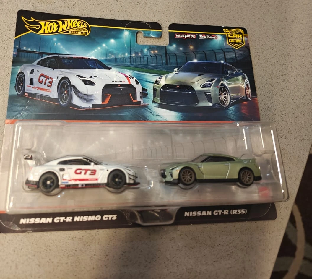Hot Wheels Premium Car Culture 2-Pack Nissan GT-R