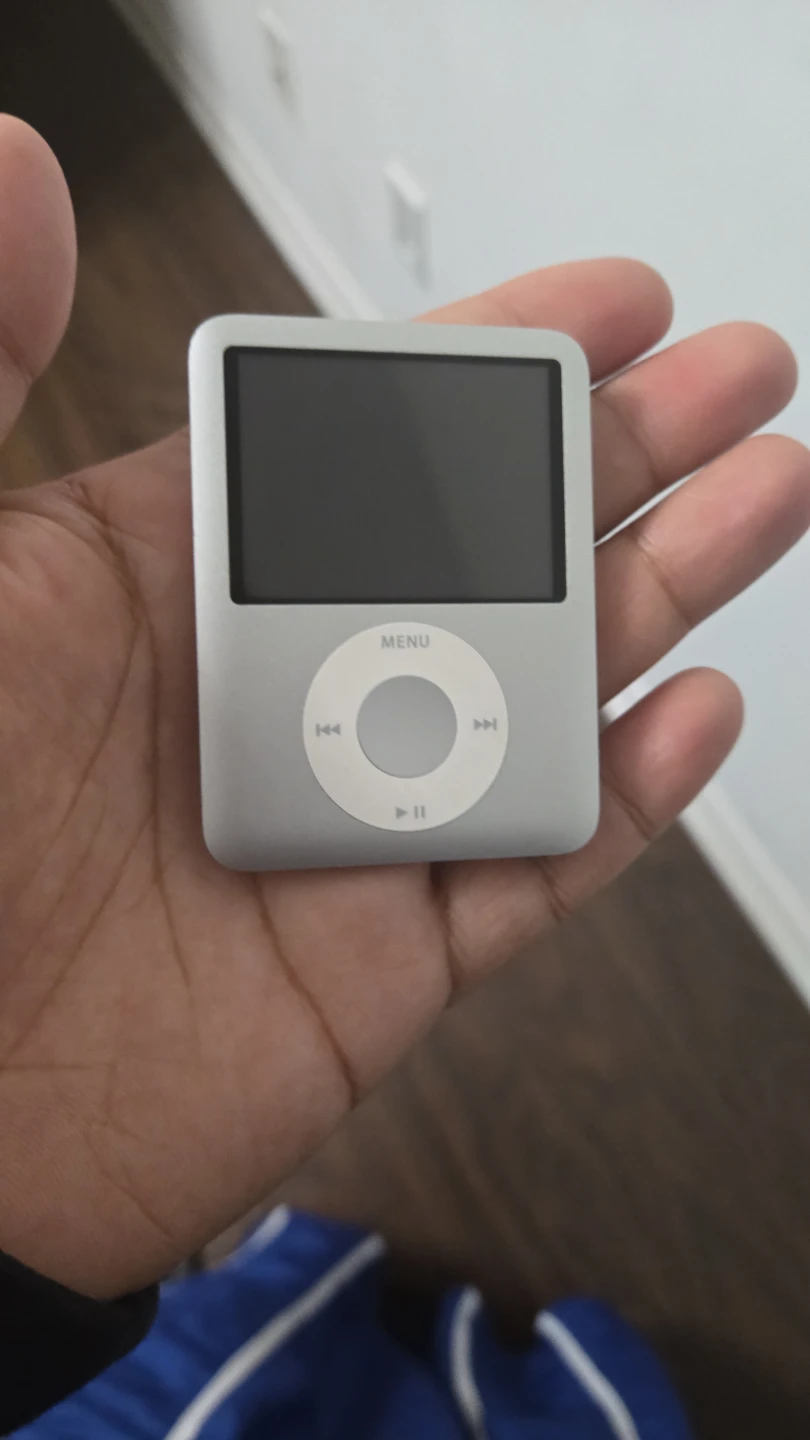 Apple iPod Nano Silver 4GB