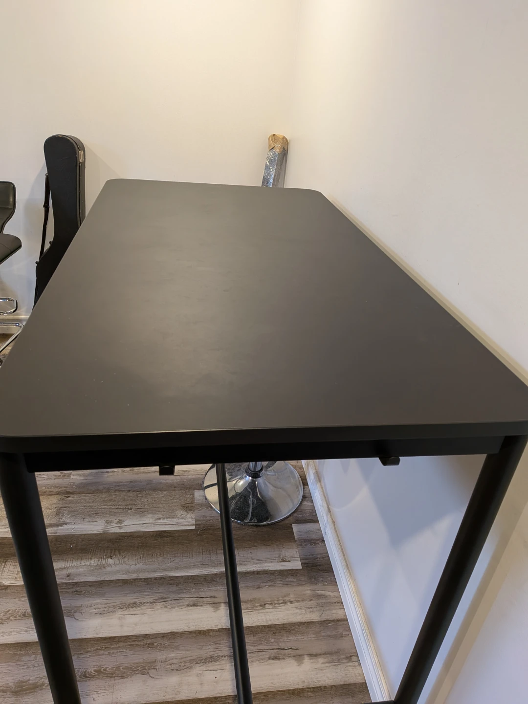 Black Bar Table with 2 Swivel Stools - photo 3