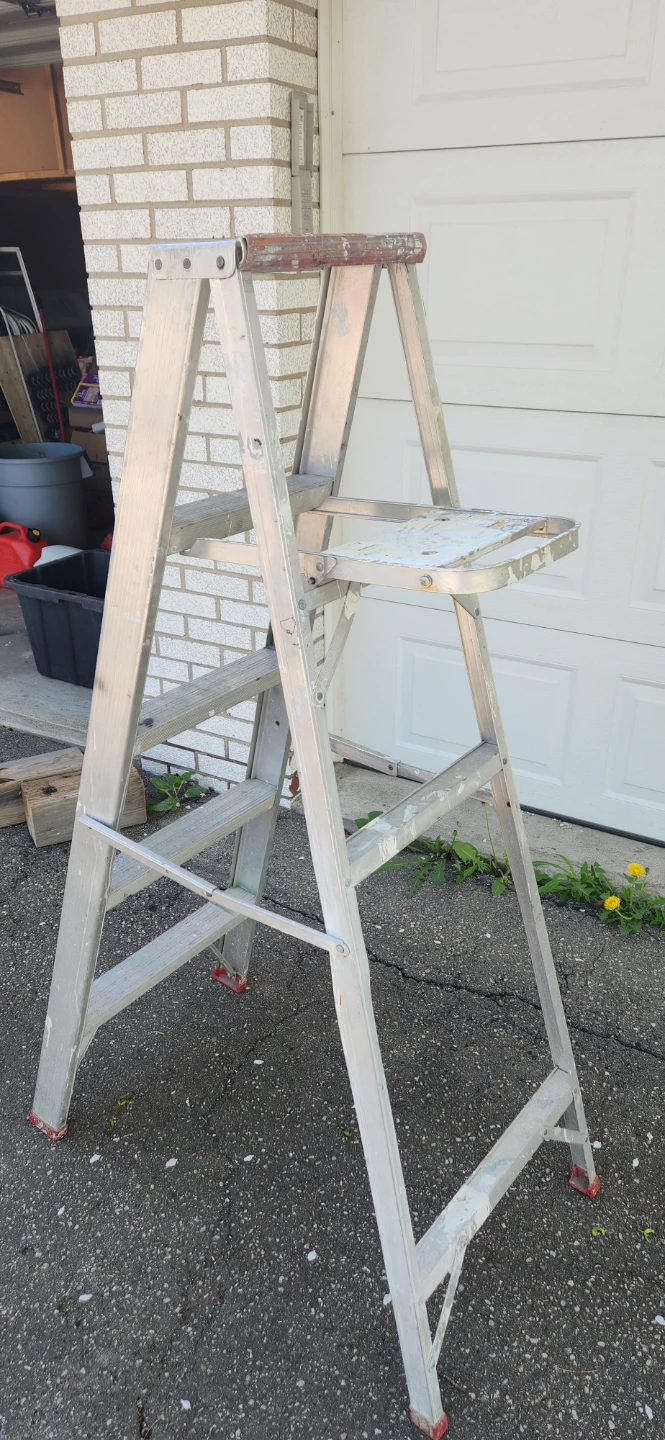 Aluminum Step Ladder - photo 2