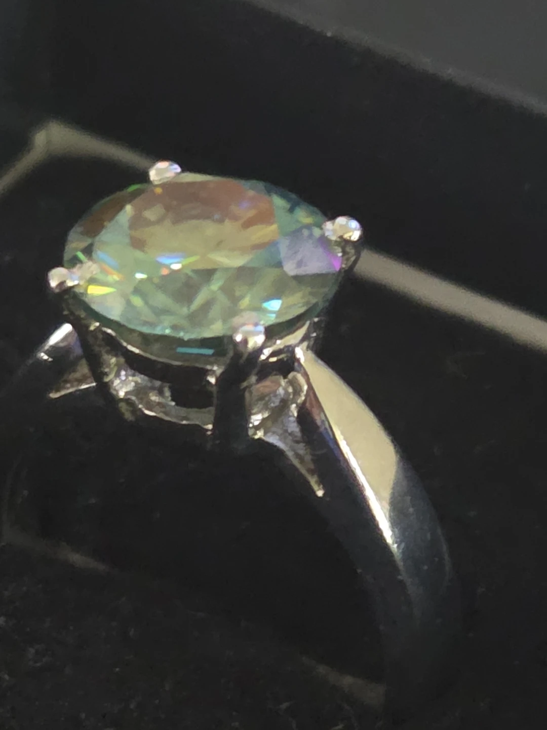 Green Diamond Ring size 6.5 - photo 2