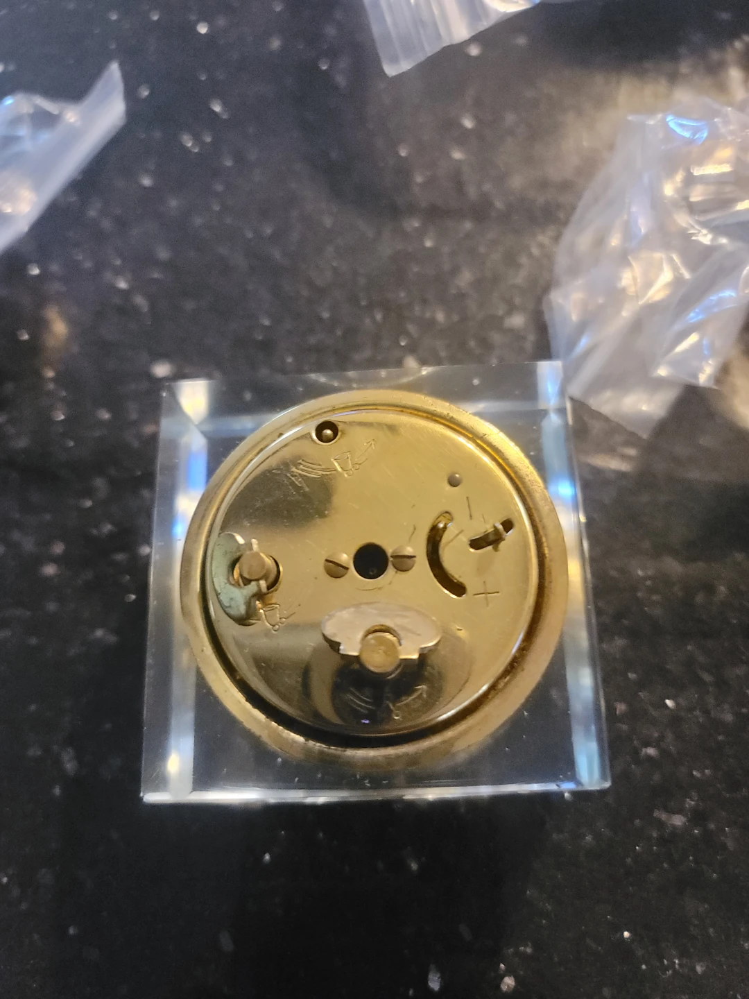 Sheffield Crystal Cube Small Desk Clock - photo 2
