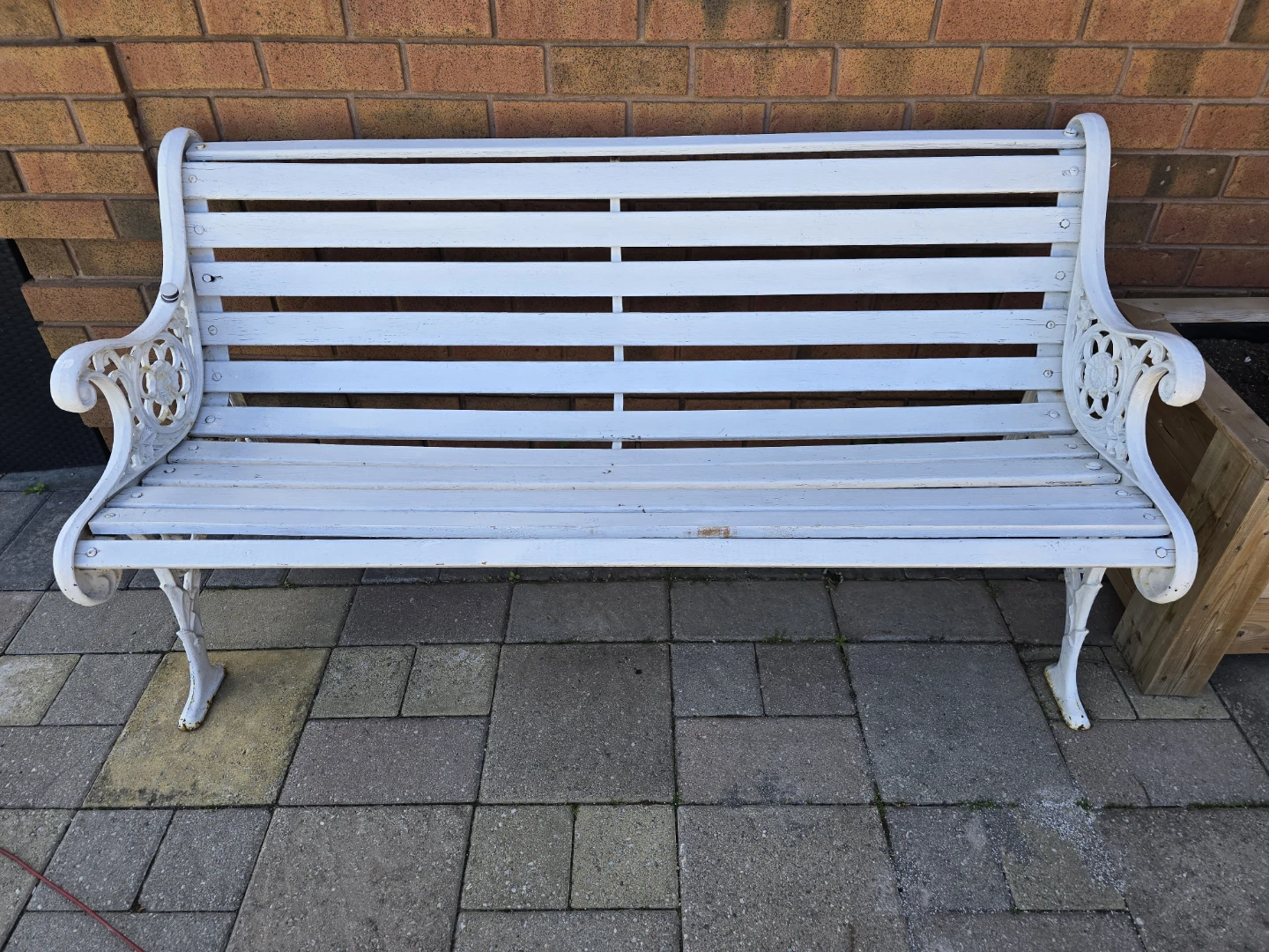White Cast Iron Garden Bench - photo 2