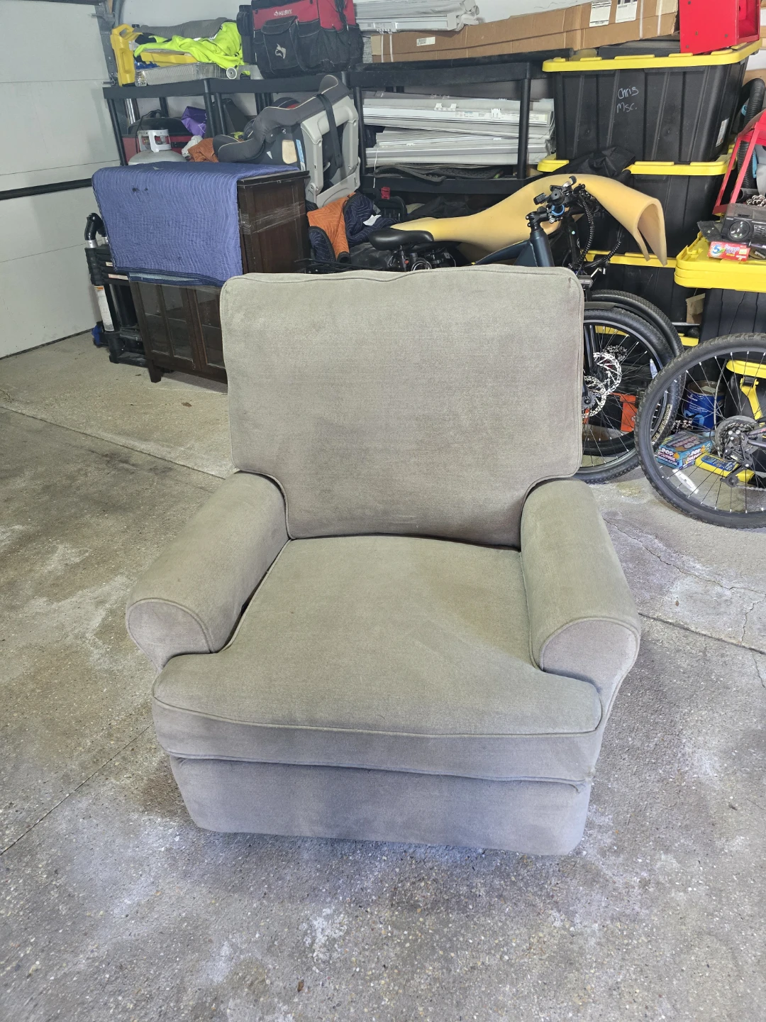 Reclining swibble gliding chair, very comfortable. - photo 2