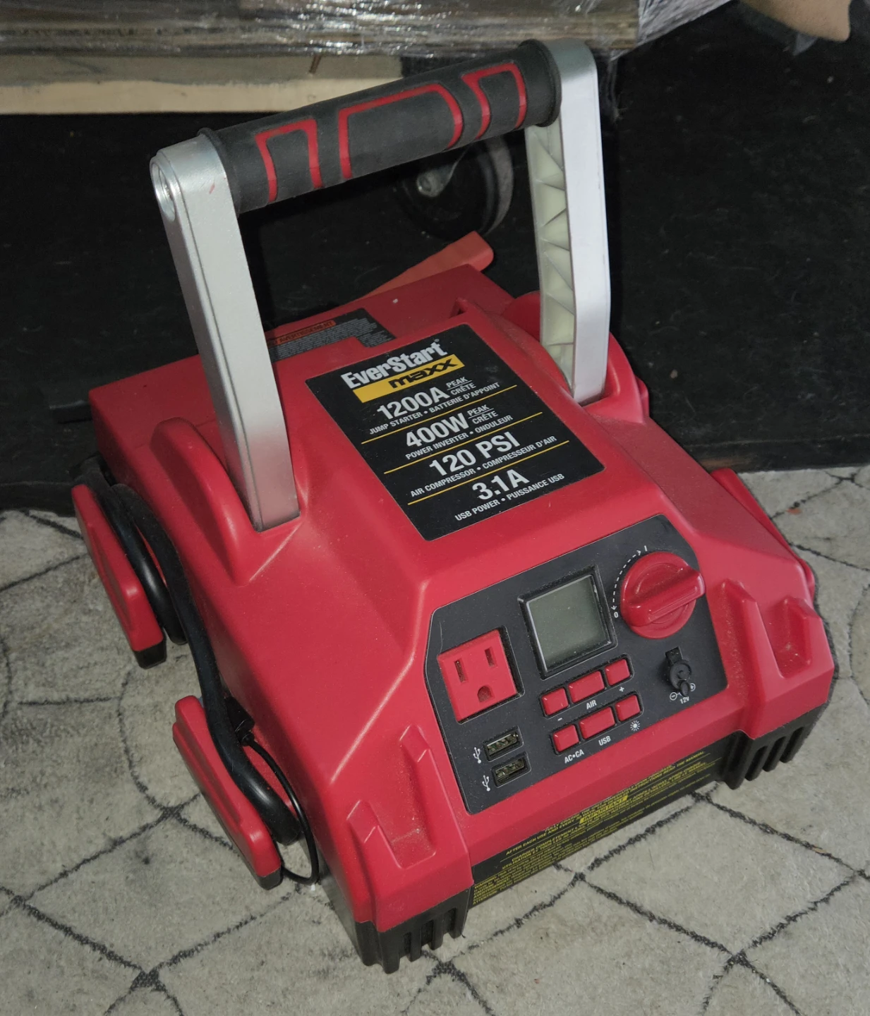 EverStart Maxx 1200A Jump Starter