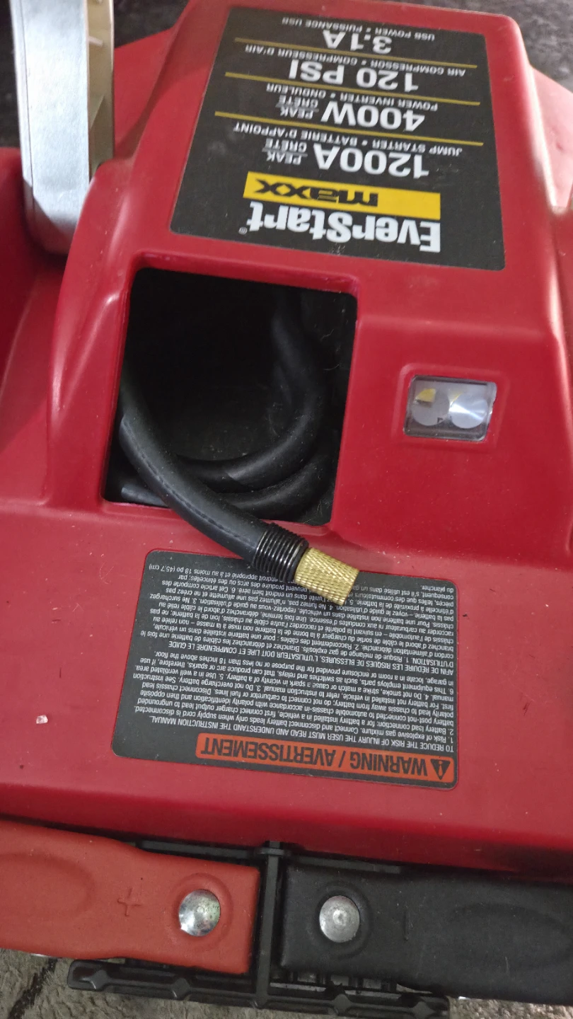 EverStart Maxx 1200A Jump Starter - photo 4