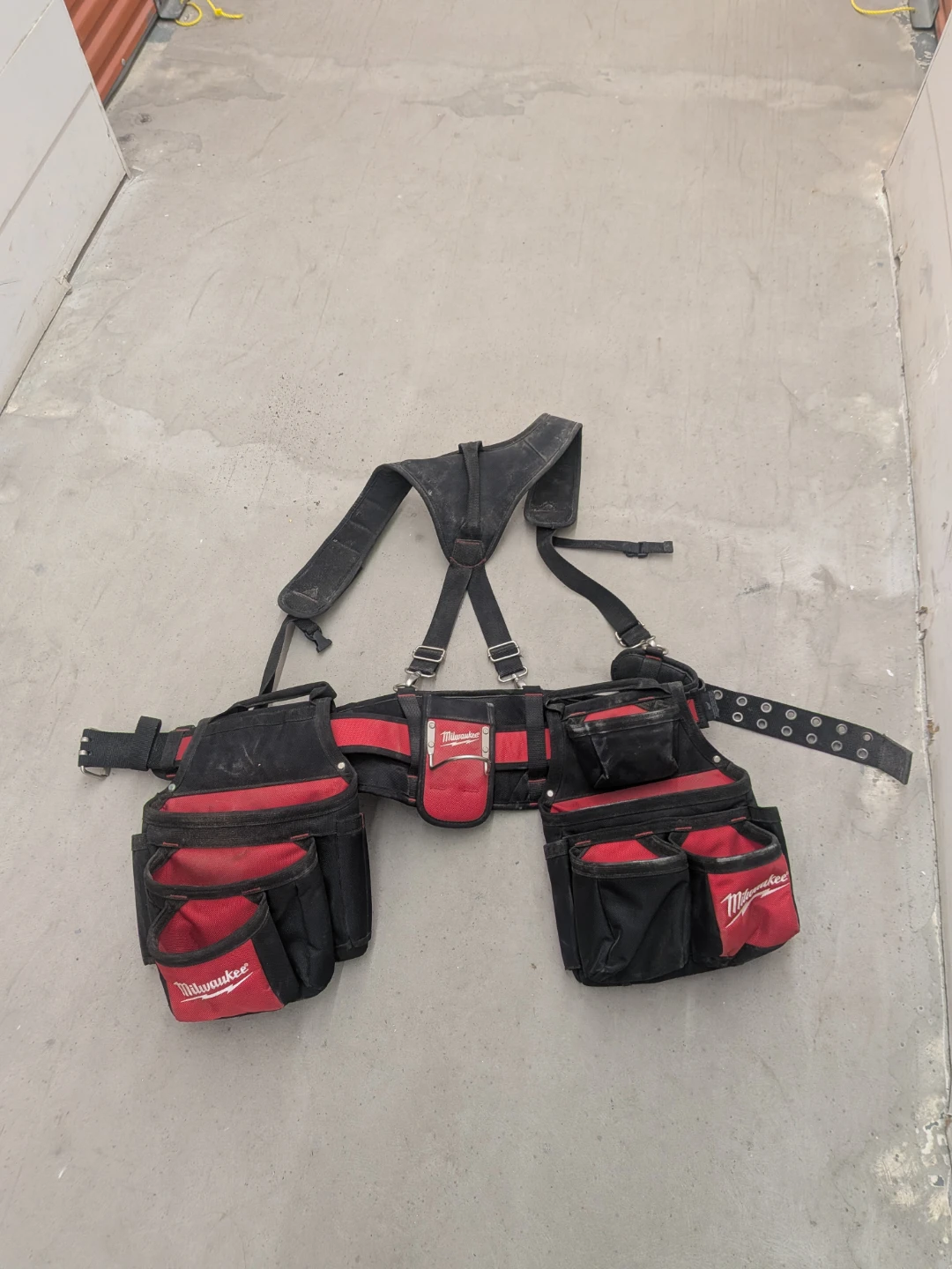 Milwaukee Tool Belt with Suspenders