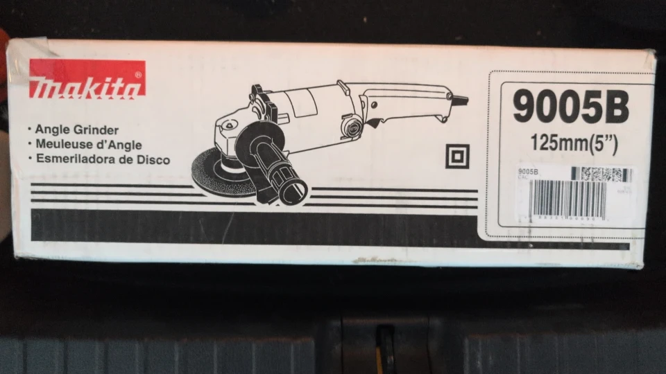 Makita 9005B 125mm (5") Angle Grinder