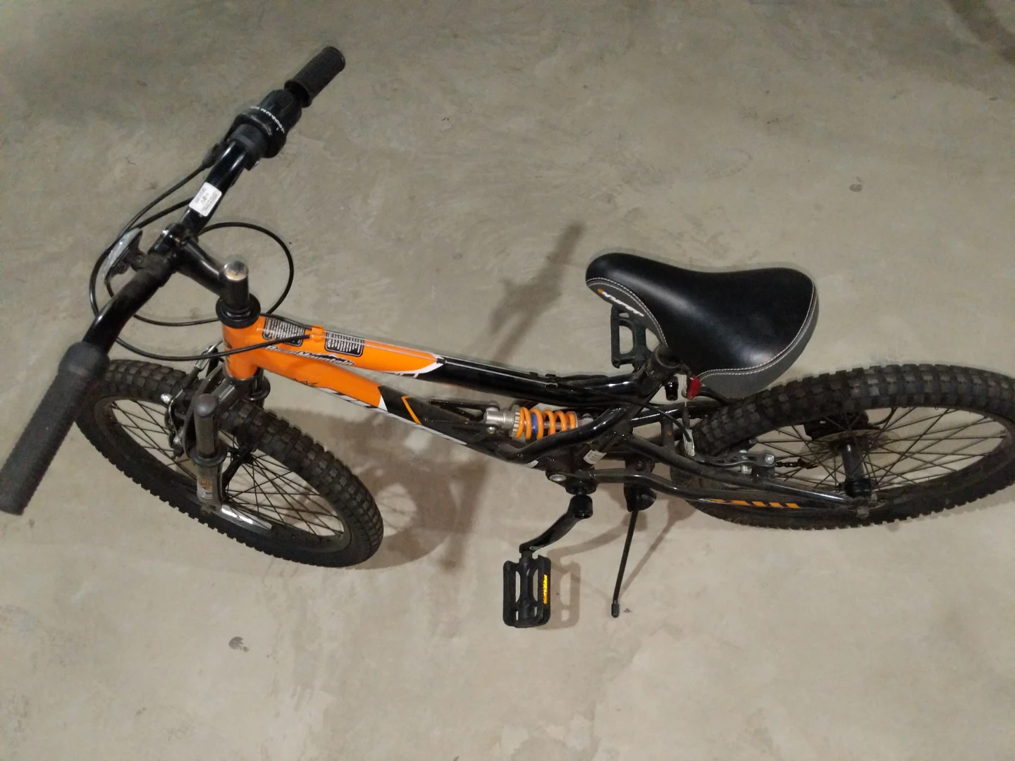 Hype Bear Mountain 20" Kids Mountain Bike