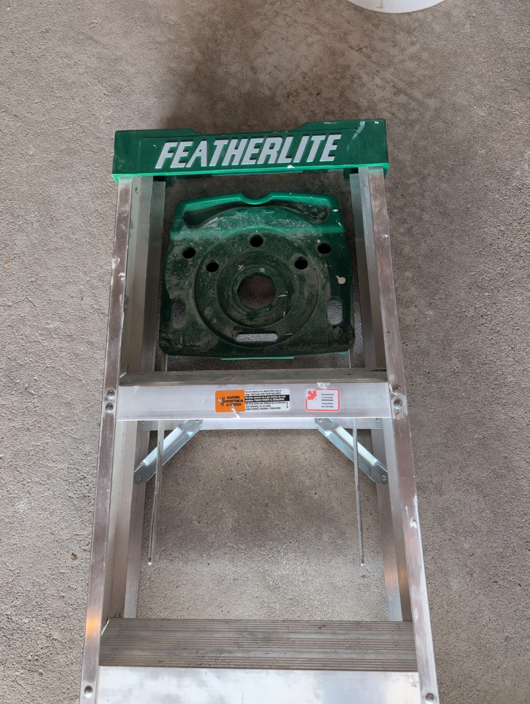 Featherlite FL-2210-08 8 ft. Aluminum Step Ladder