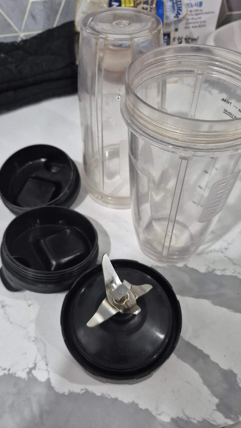 Ninja blender & two small mixers - photo 2