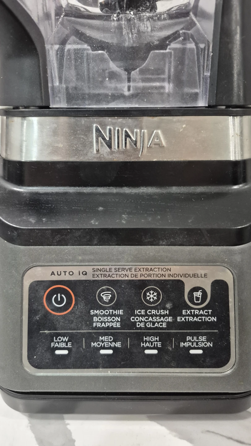 Ninja blender & two small mixers - photo 3