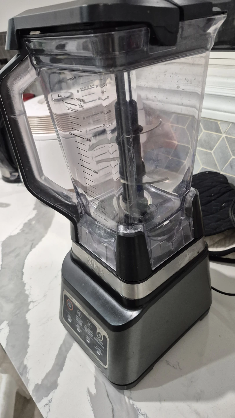 Ninja blender & two small mixers - photo 4