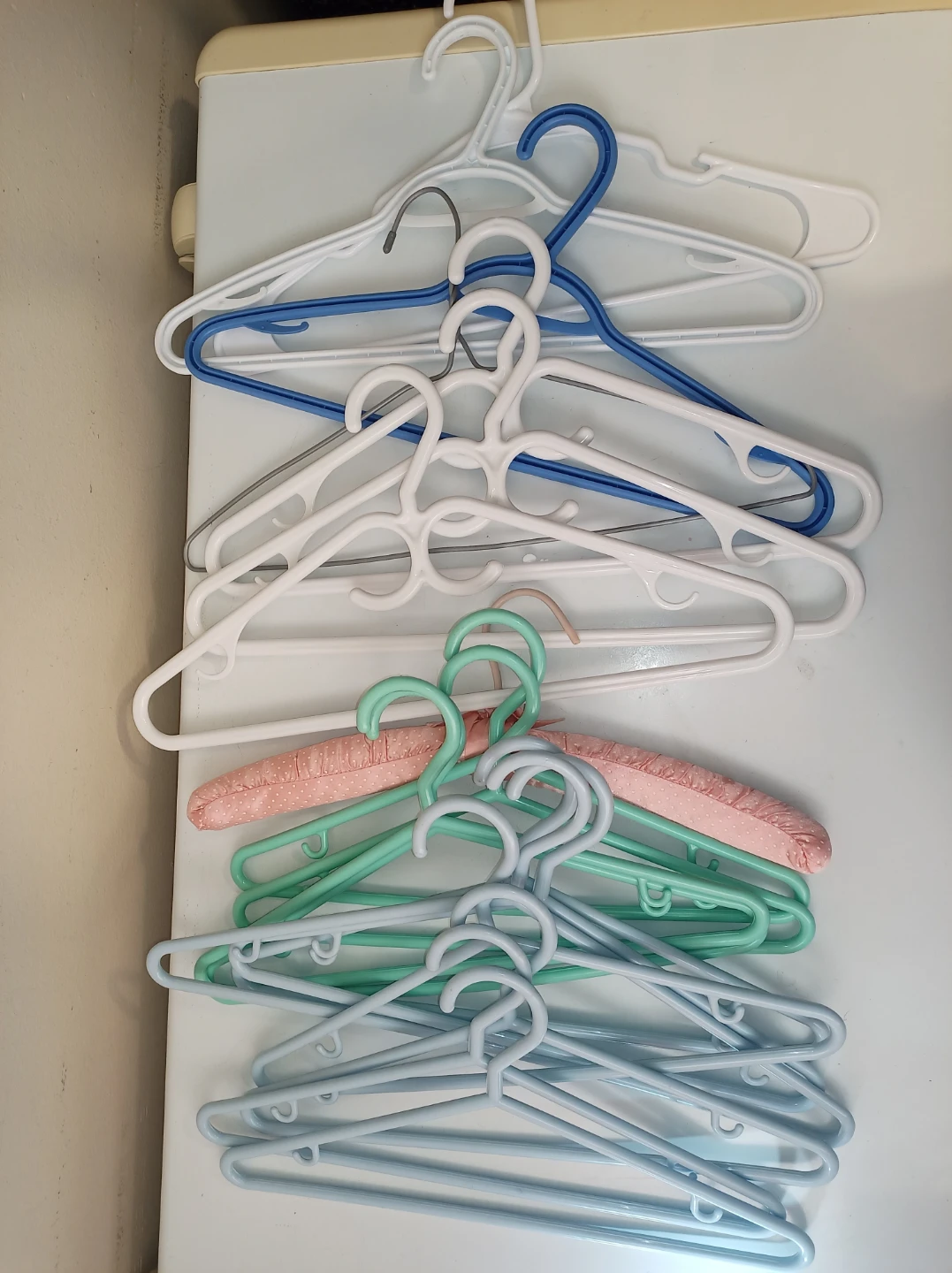 19x Hangers