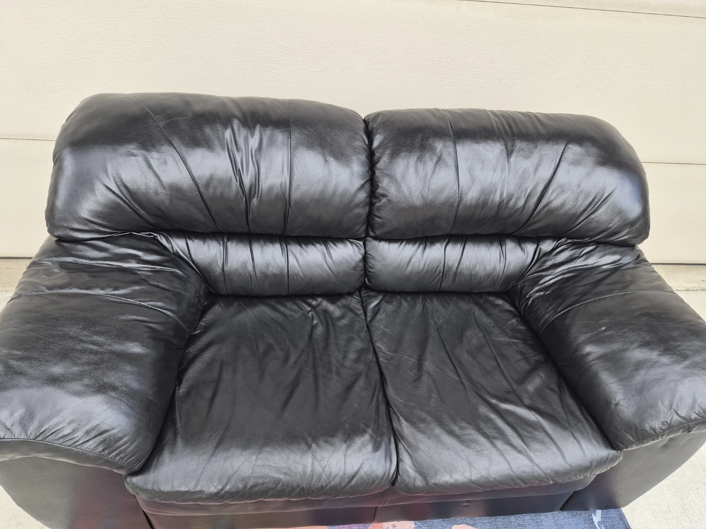 Black Leather Loveseat - photo 2
